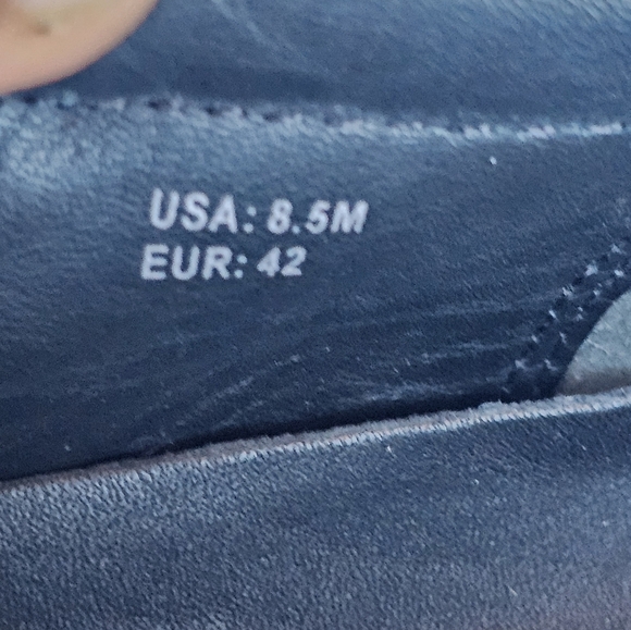 VINCE like NEW - Picture 5 of 6